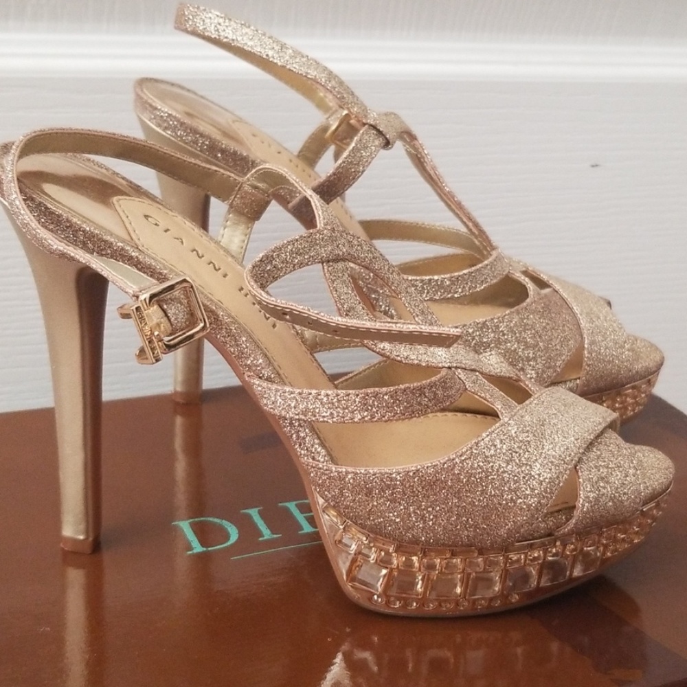 Gianni Bini gold heels